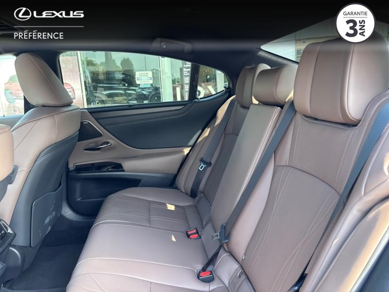 Photo 14 de l’annonce de LEXUS ES d’occasion à vendre à MONTFAVET