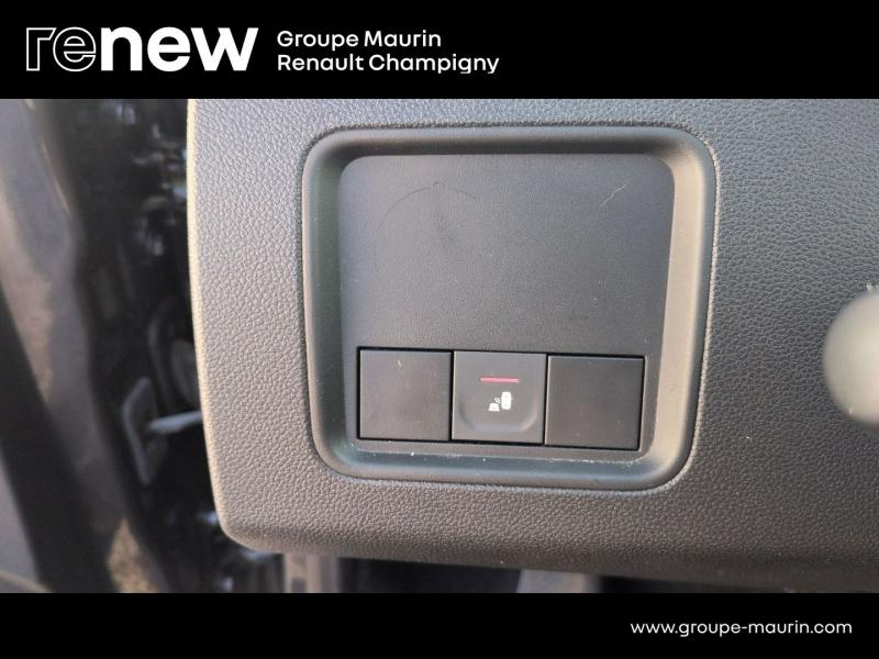 Photo 16 de l’annonce de DACIA Duster d’occasion à vendre à CHAMPIGNY-SUR-MARNE