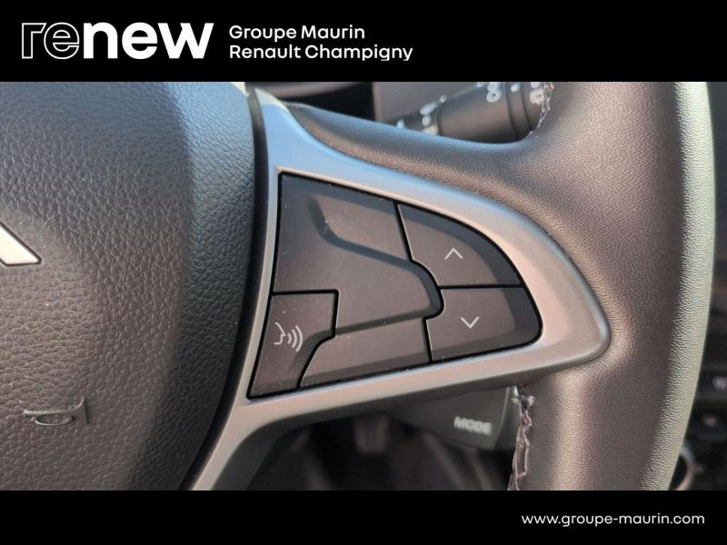 Photo 18 de l’annonce de DACIA Duster d’occasion à vendre à CHAMPIGNY-SUR-MARNE