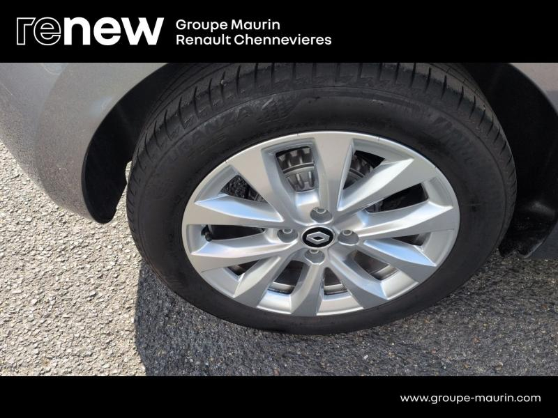 Photo 11 de l’annonce de RENAULT Clio d’occasion à vendre à CHENNEVIÈRES-SUR-MARNE