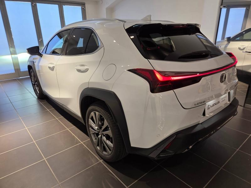 Photo 13 de l’annonce de LEXUS UX d’occasion à vendre à AUBIÈRE