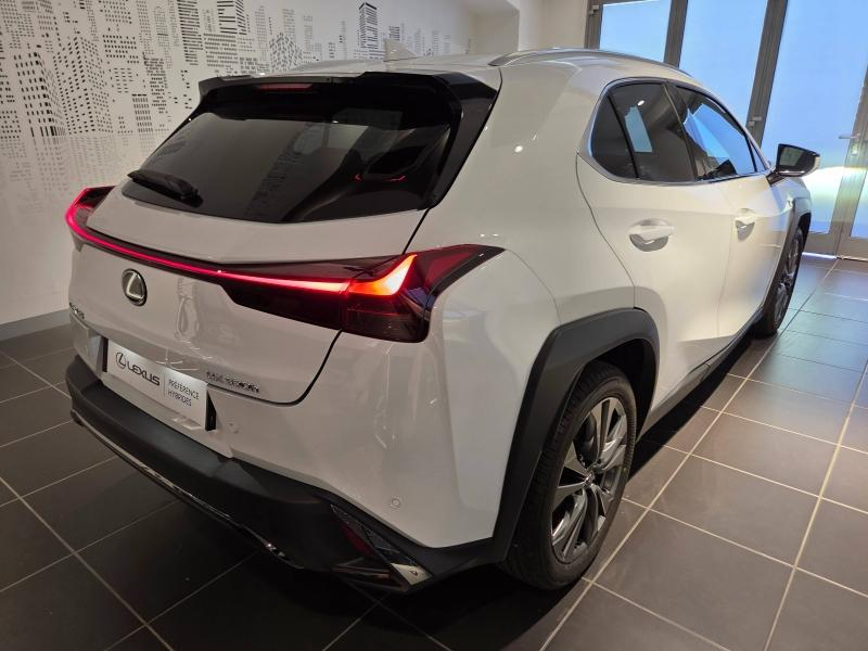 Photo 15 de l’annonce de LEXUS UX d’occasion à vendre à AUBIÈRE