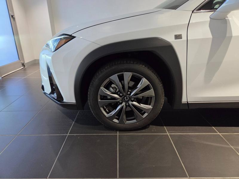 Photo 16 de l’annonce de LEXUS UX d’occasion à vendre à AUBIÈRE