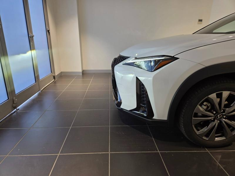 Photo 17 de l’annonce de LEXUS UX d’occasion à vendre à AUBIÈRE
