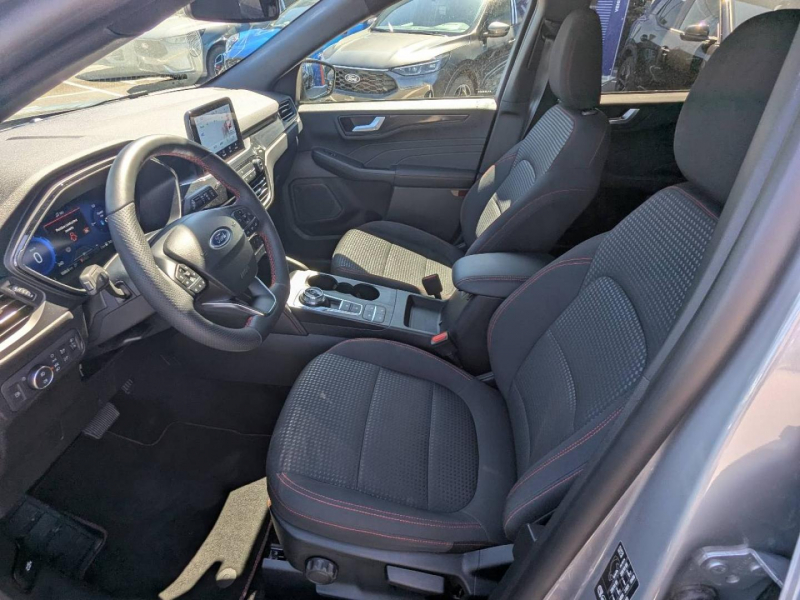 Photo 10 de l’annonce de FORD Kuga d’occasion à vendre à FRÉJUS
