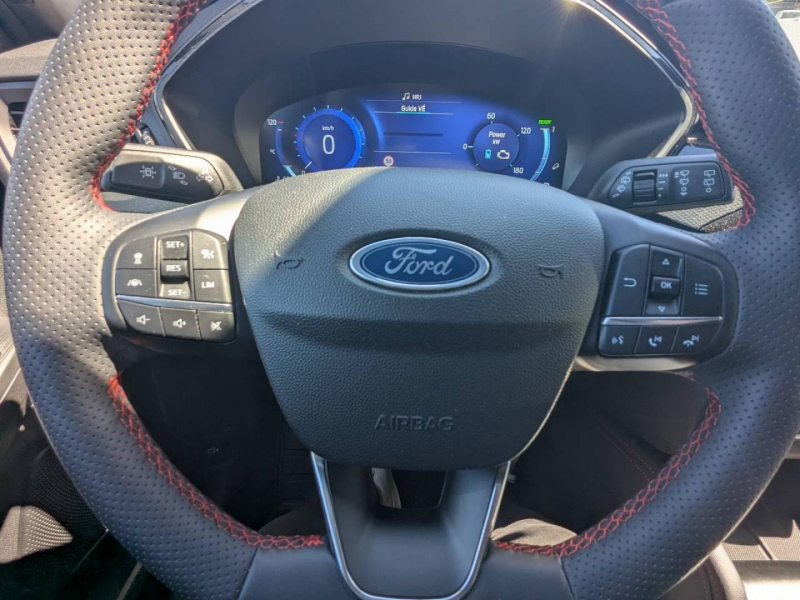 Photo 14 de l’annonce de FORD Kuga d’occasion à vendre à FRÉJUS